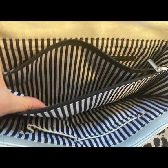 Beautiful MMS Design Studio silver quilted clutch with twist lock ❤️ - Picture 12 of 15